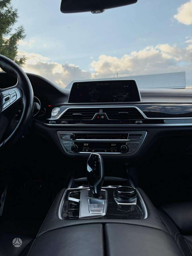 BMW 730, 3.0 l., Седан