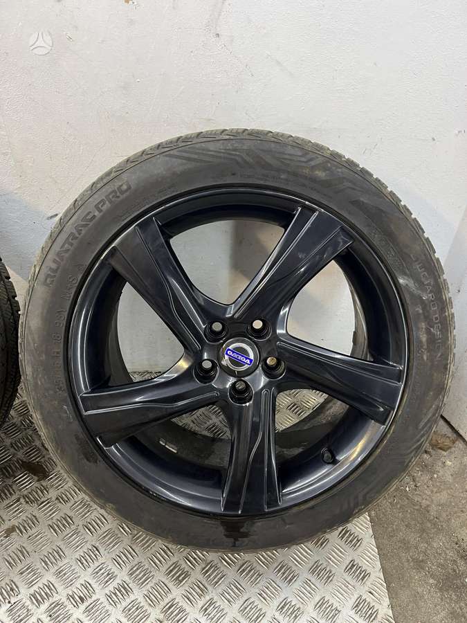 Volvo, lengvojo lydinio, R18