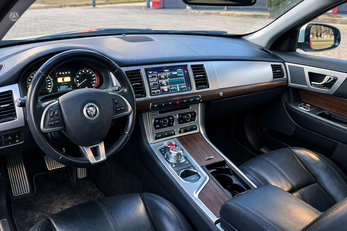 Jaguar XF, 2.2 l., Седан
