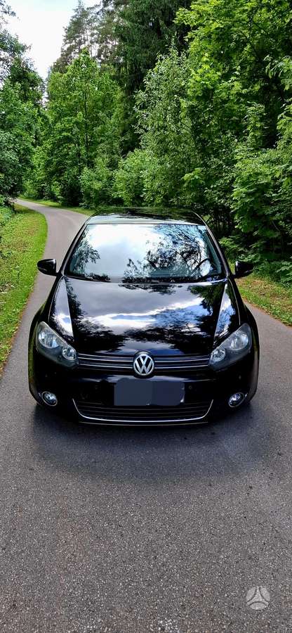 Volkswagen Golf - 1