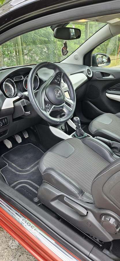 Opel Adam, 1.4 l., Хэтчбек