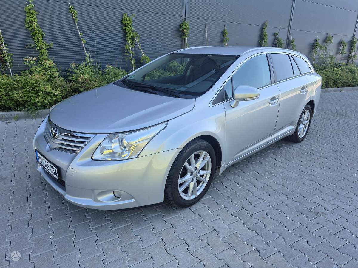 Toyota Avensis - 1