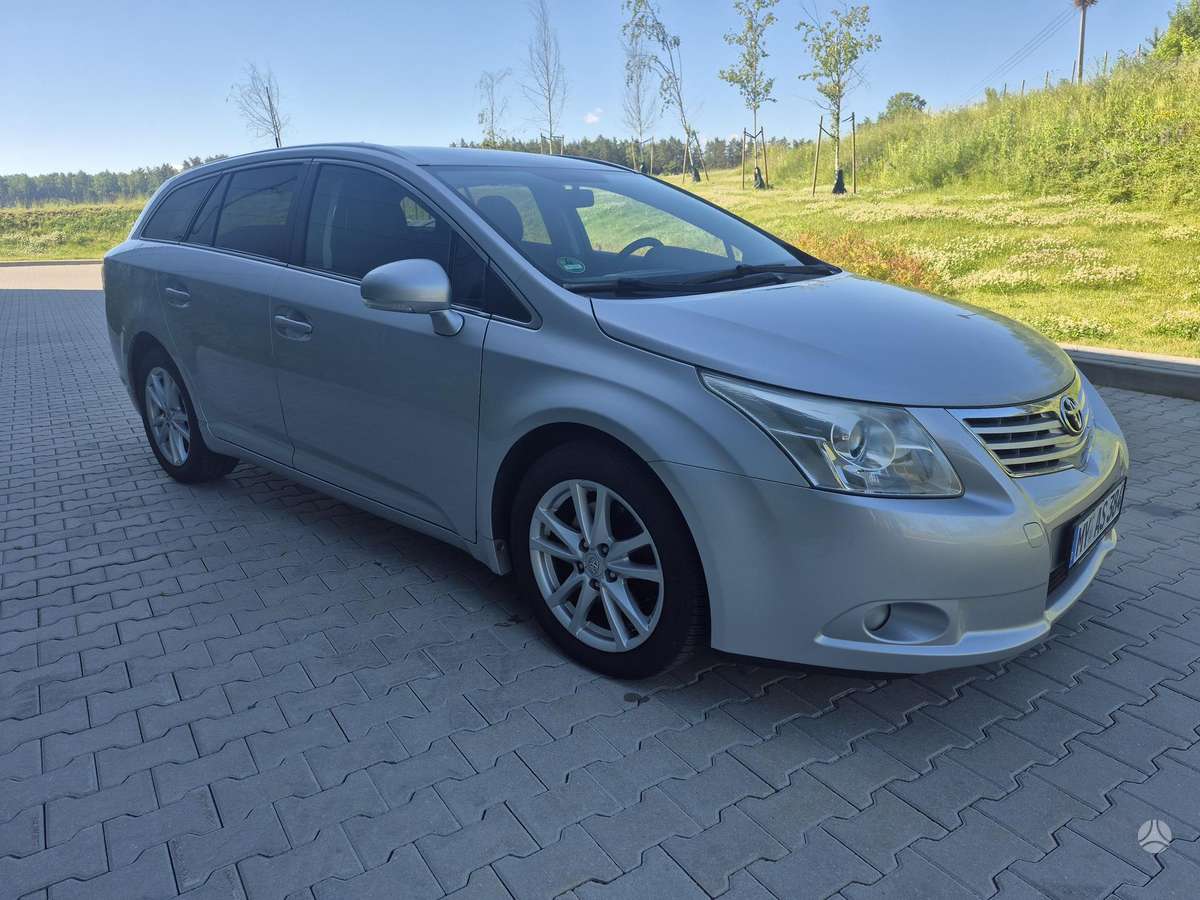 Toyota Avensis - 2