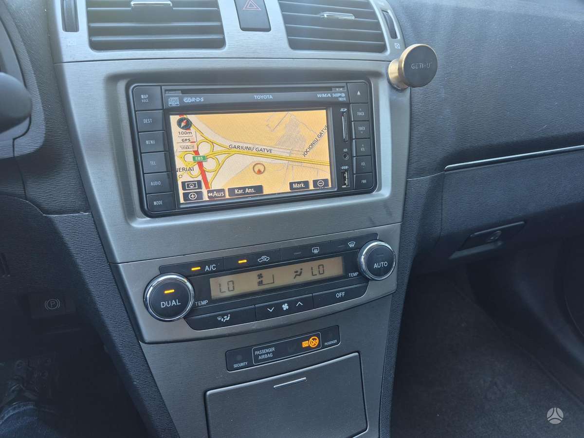 Toyota Avensis - 7