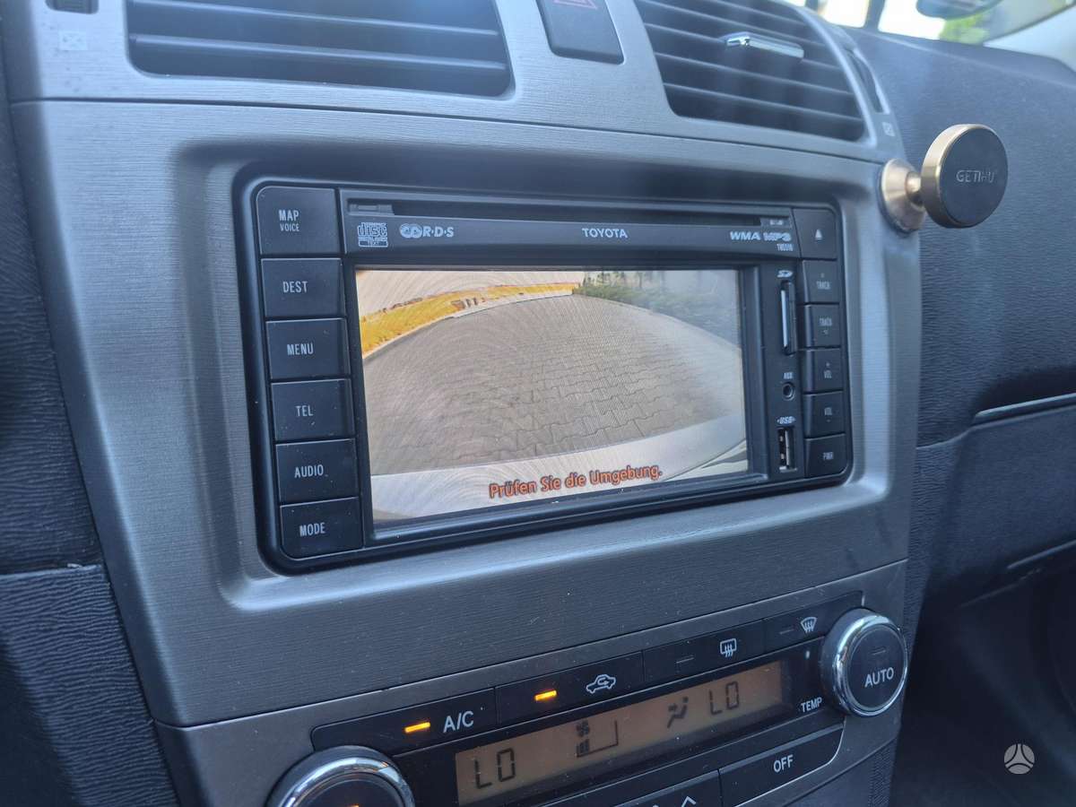 Toyota Avensis - 8