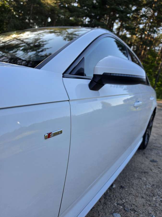 Audi A4, 2.0 l., saloon / sedan