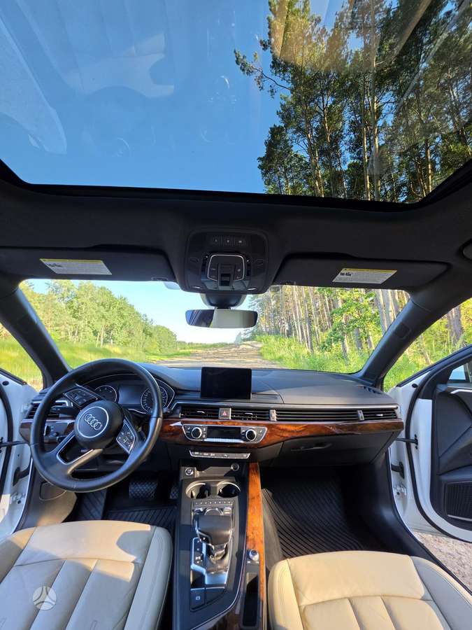 Audi A4, 2.0 l., saloon / sedan