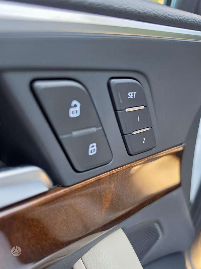 Audi A4, 2.0 l., saloon / sedan