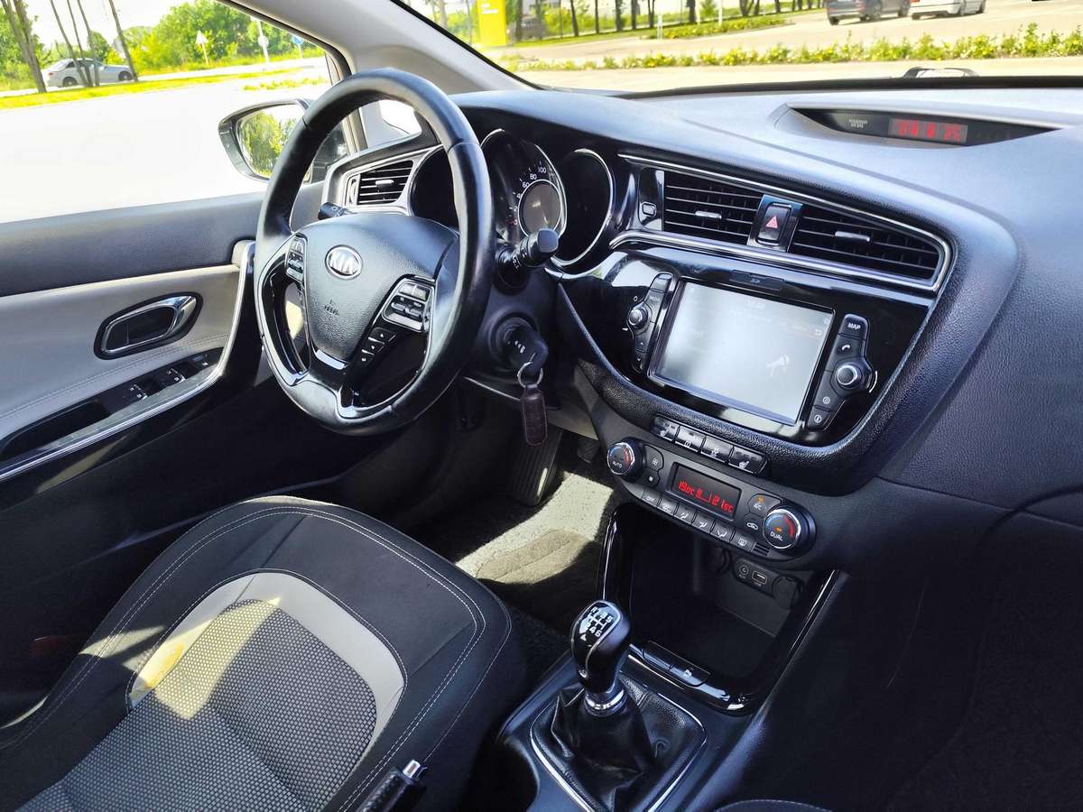 Kia Ceed, 1.6 l., hatchback