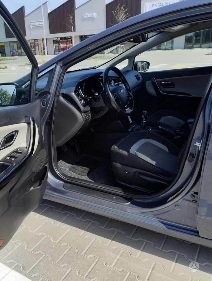 Kia Ceed, 1.6 l., hatchback