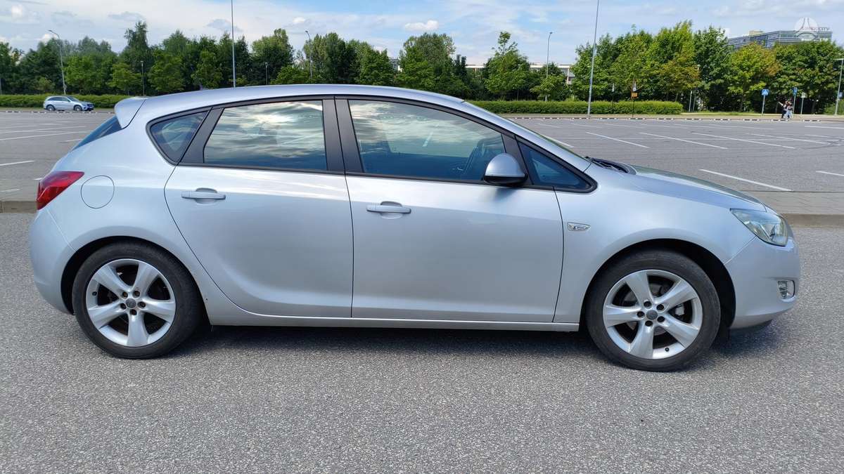 Opel Astra, 1.4 l., hatchback