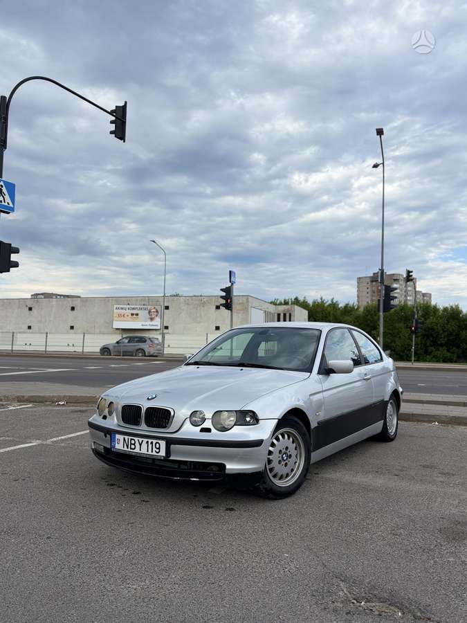 BMW 316, 1.8 l., Хэтчбек