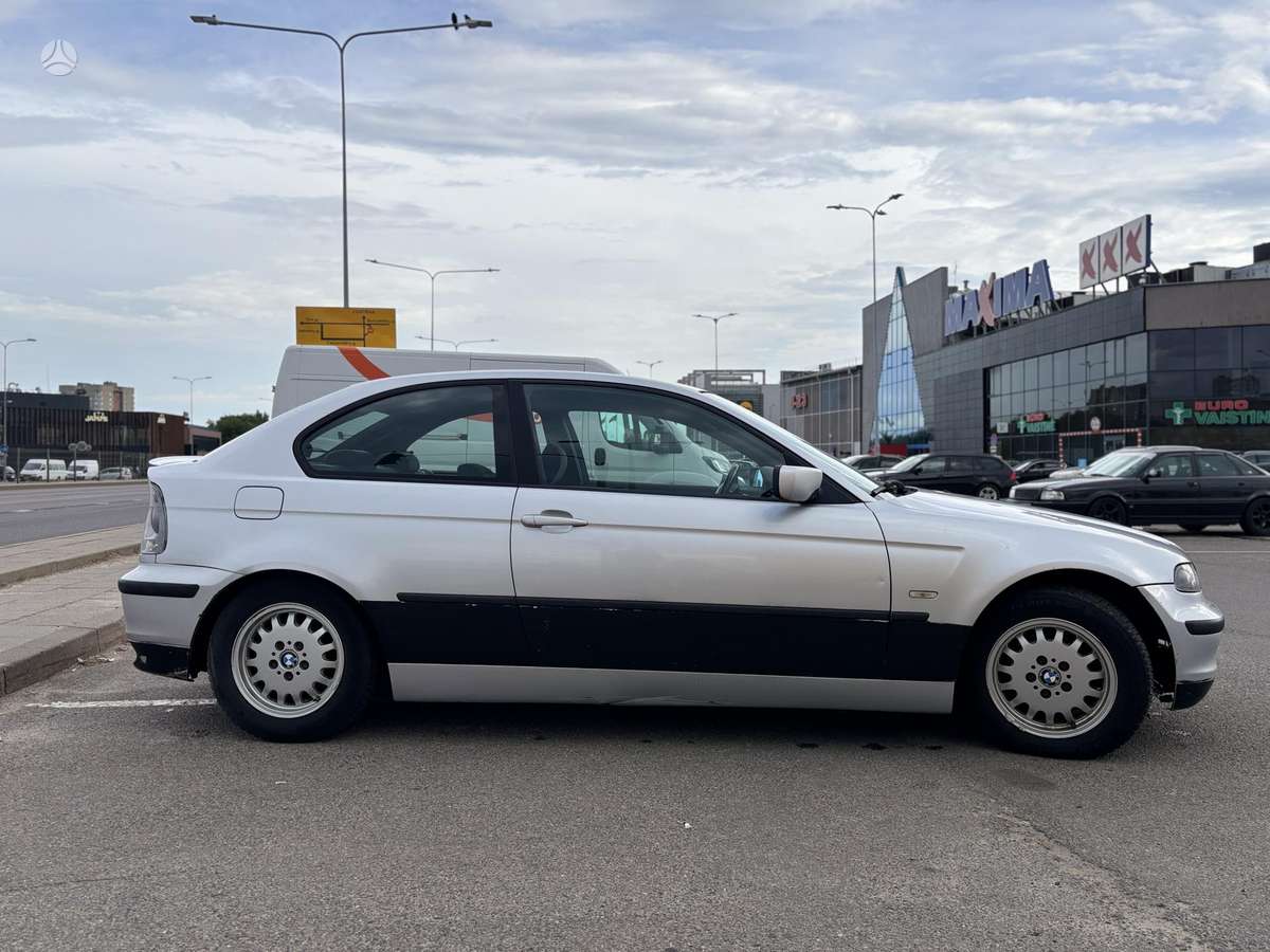 BMW 316, 1.8 l., hatchback