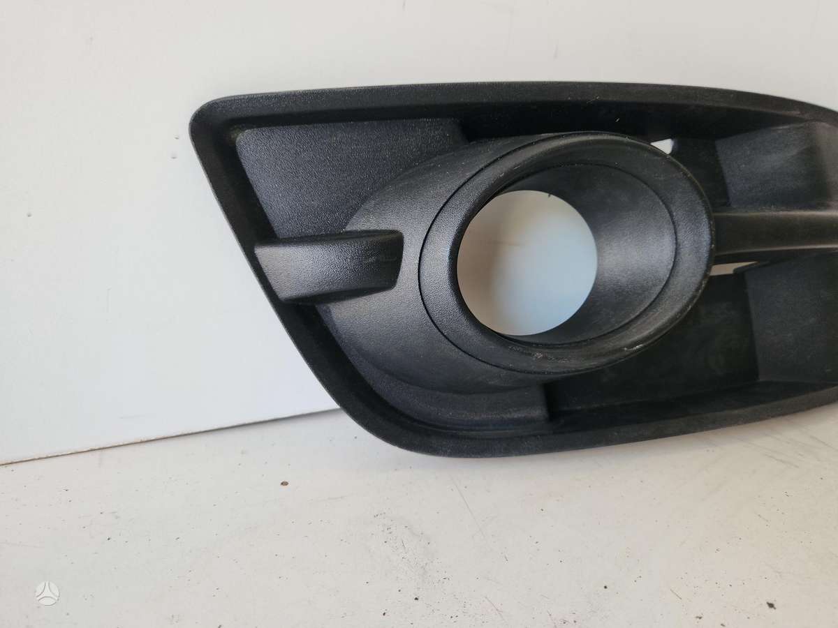 Audi Q5, 8R0 807 682D, front grill