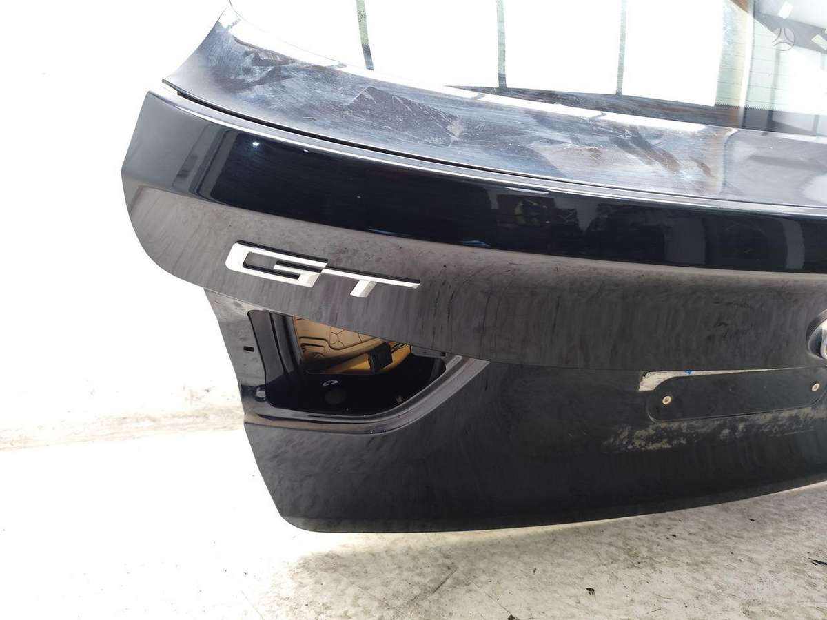 BMW 320 hood (front, rear)
