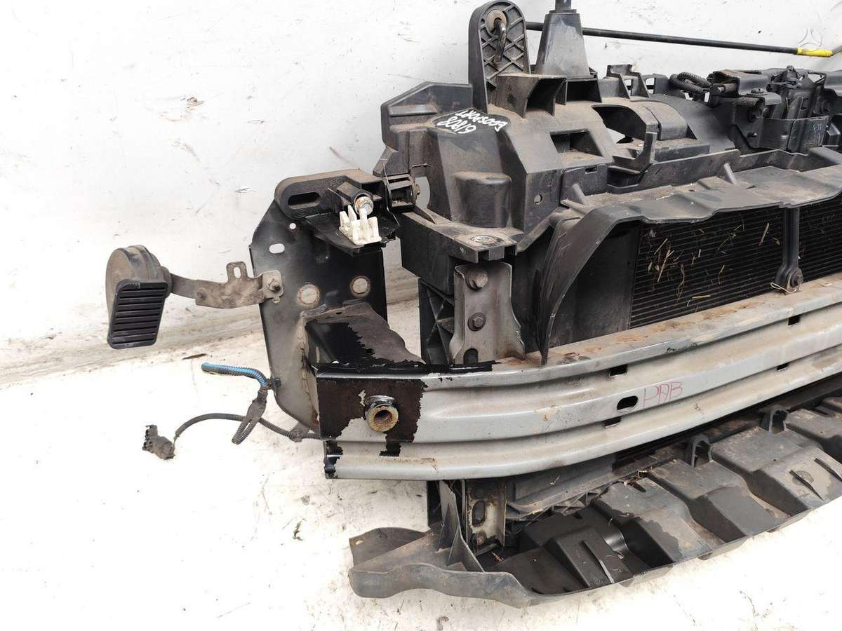 Ford EcoSport hood (front, rear)