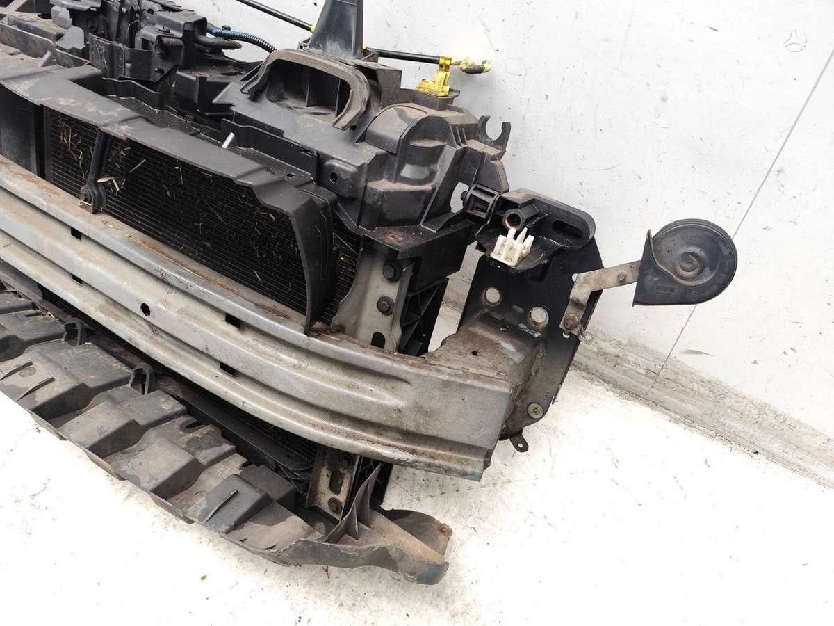 Ford EcoSport hood (front, rear)