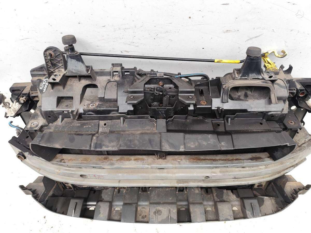 Ford EcoSport hood (front, rear)