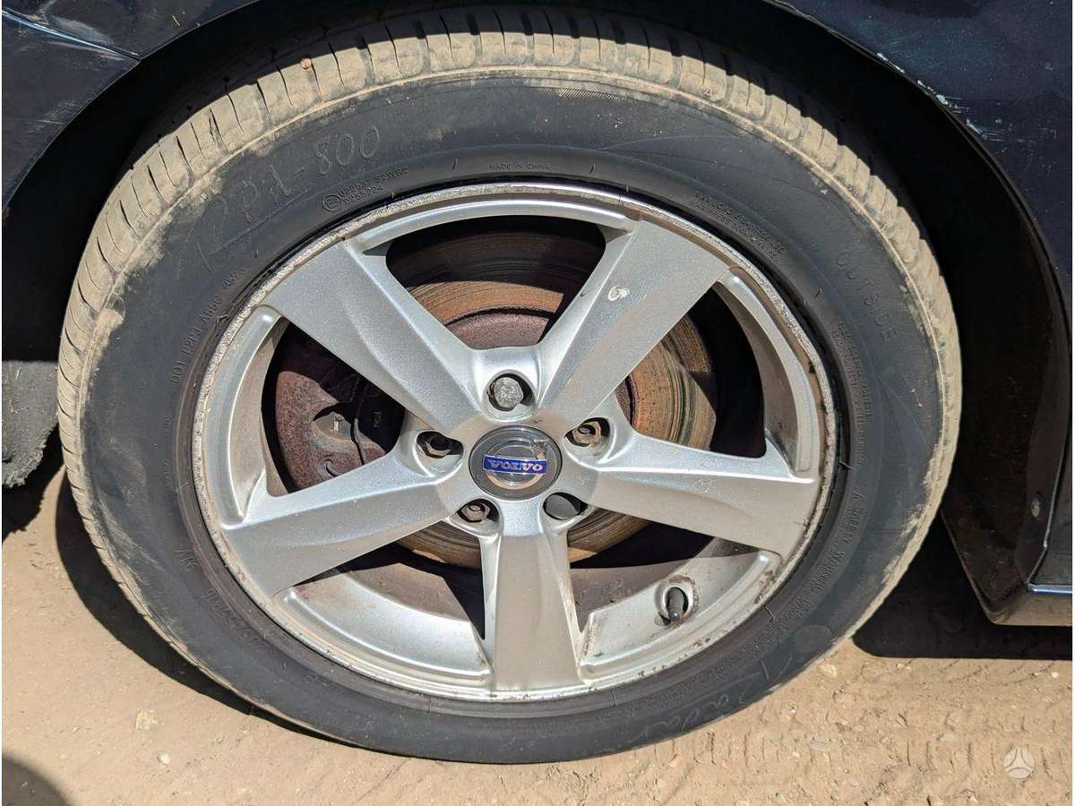 Volvo V40 variklis