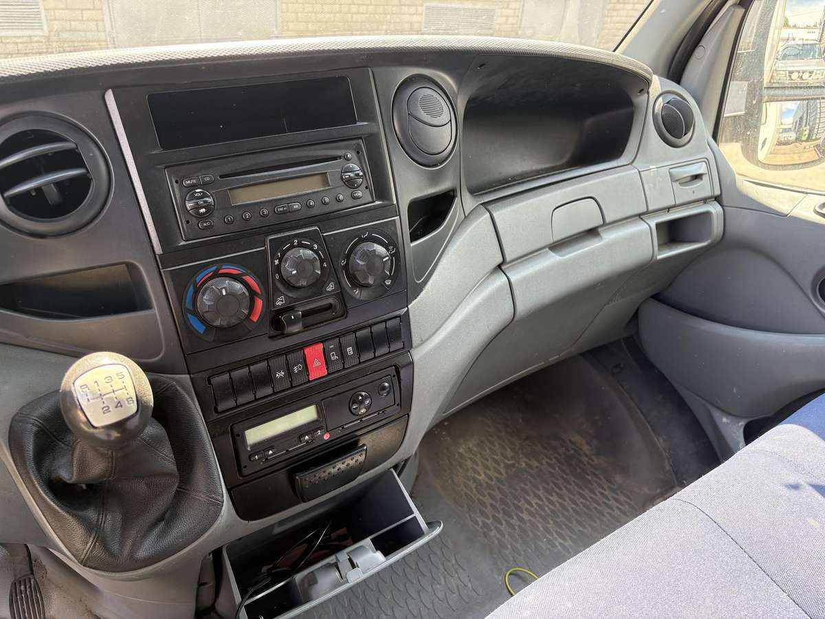 Iveco Daily 35c18, kietašoniai