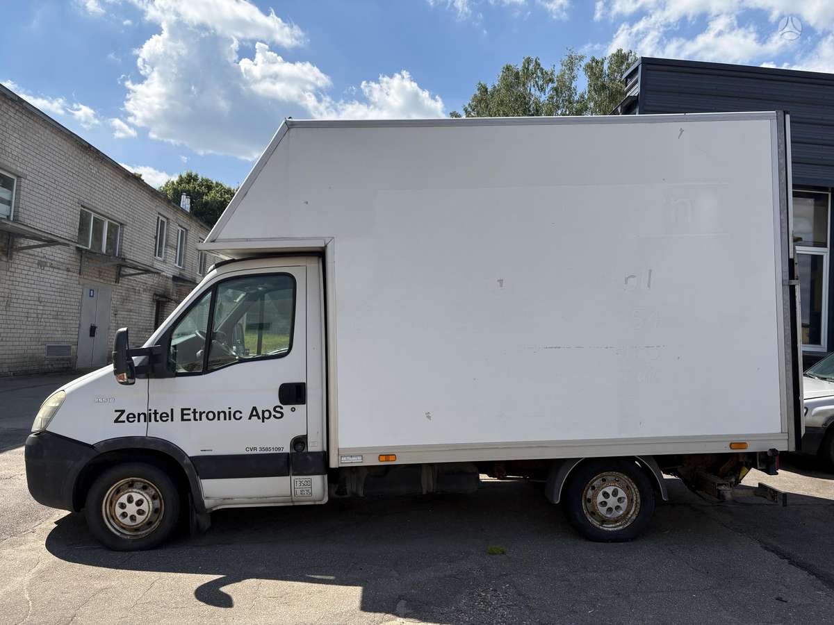 Iveco Daily 35c18, kietašoniai