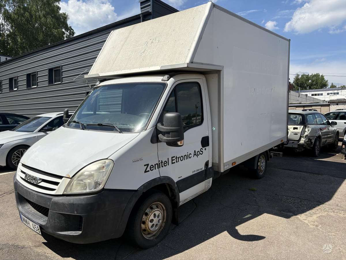 Iveco Daily 35c18, kietašoniai