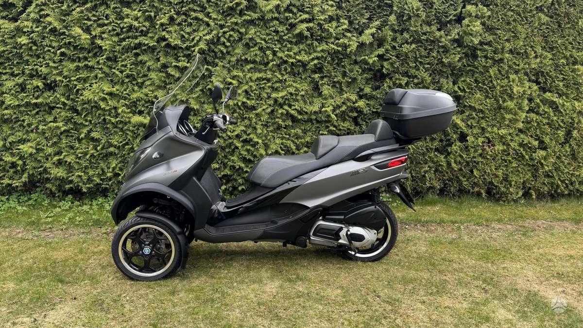 Piaggio MP3 300cc, triračiai