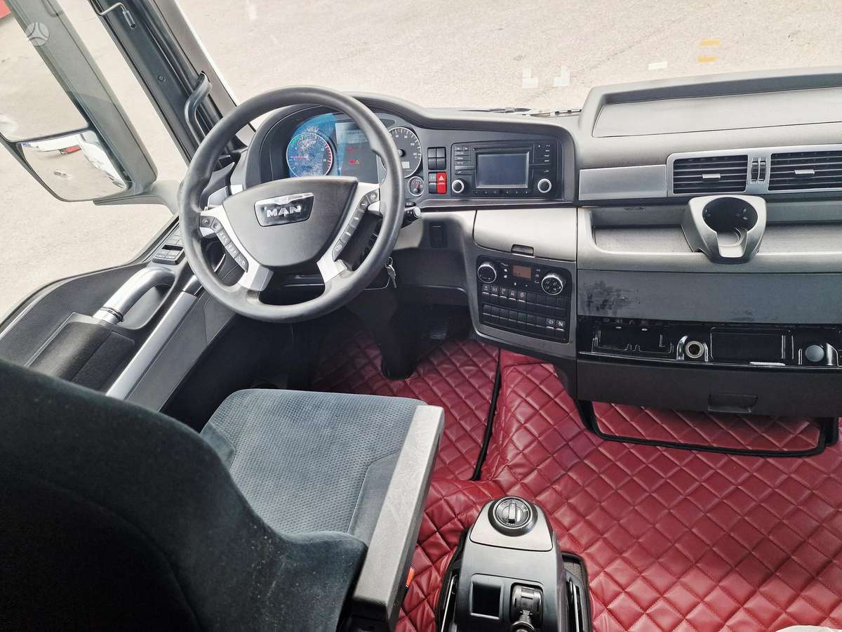 MAN TGX, double sleeper
