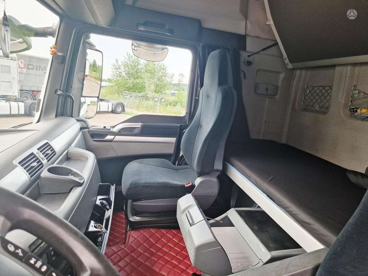 MAN TGX, double sleeper