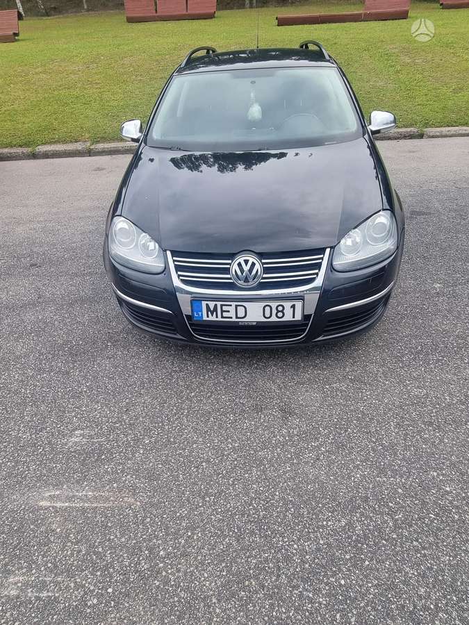 Volkswagen Golf - 1