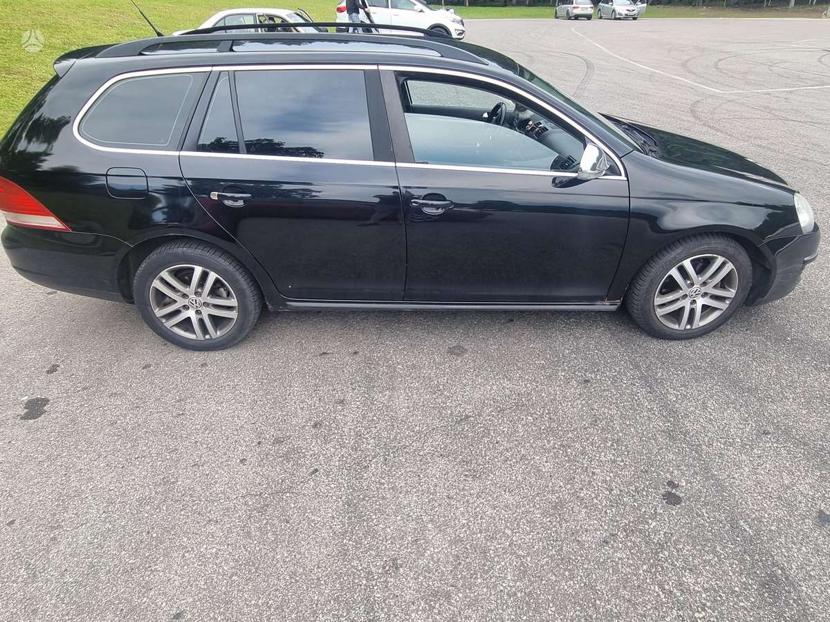 Volkswagen Golf - 2