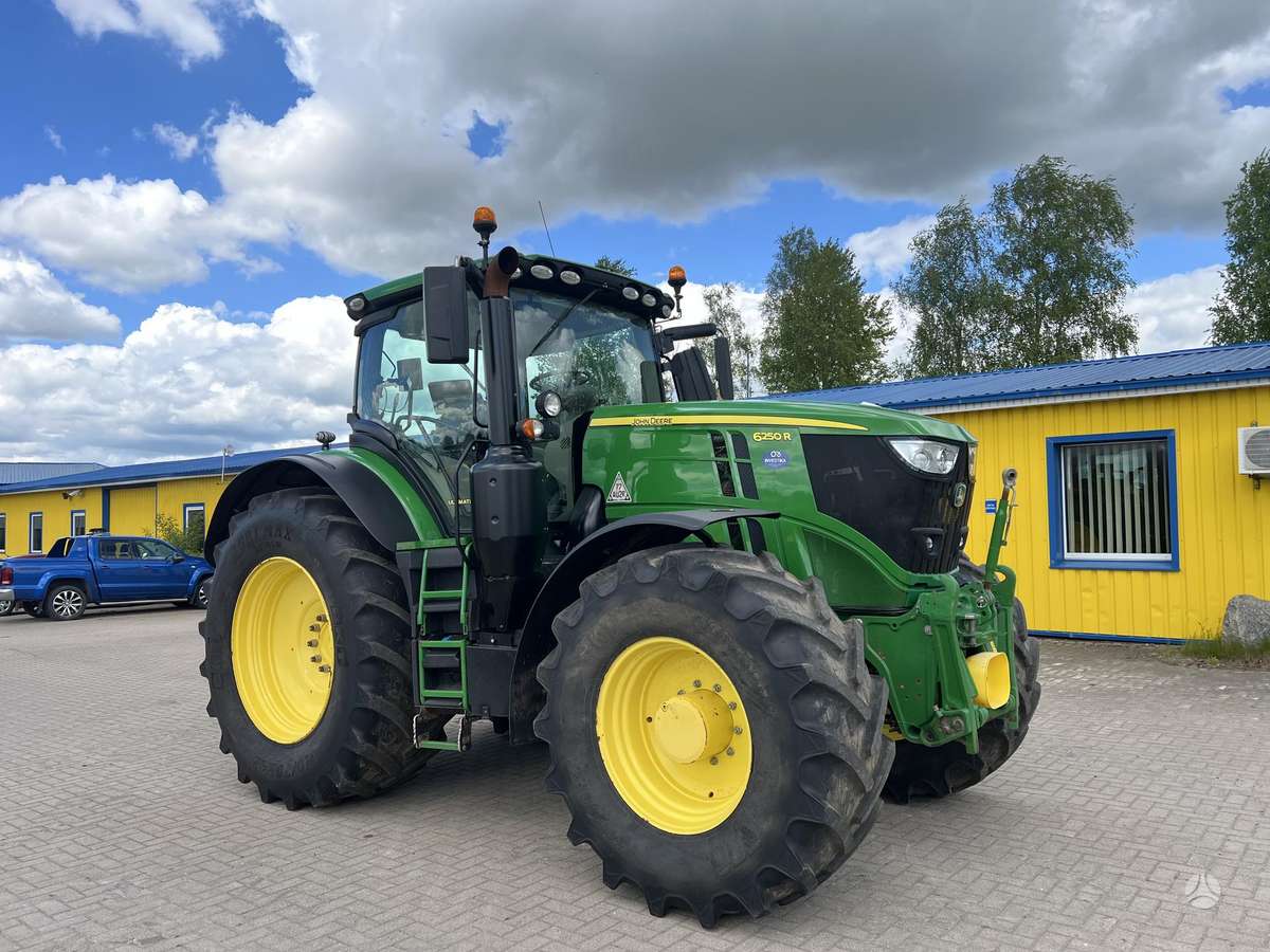 John Deere 6250R, tractors
