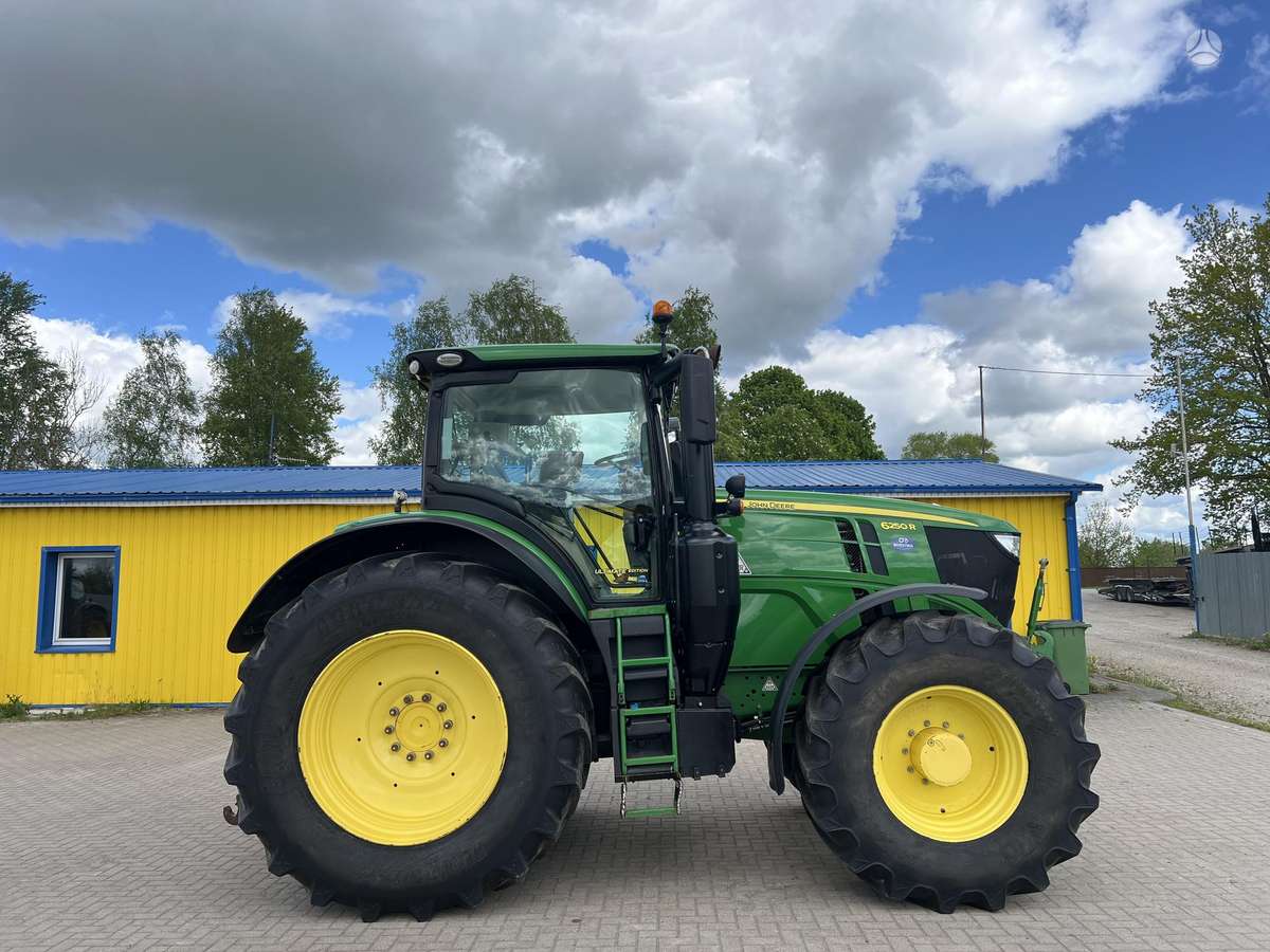 John Deere 6250R, tractors