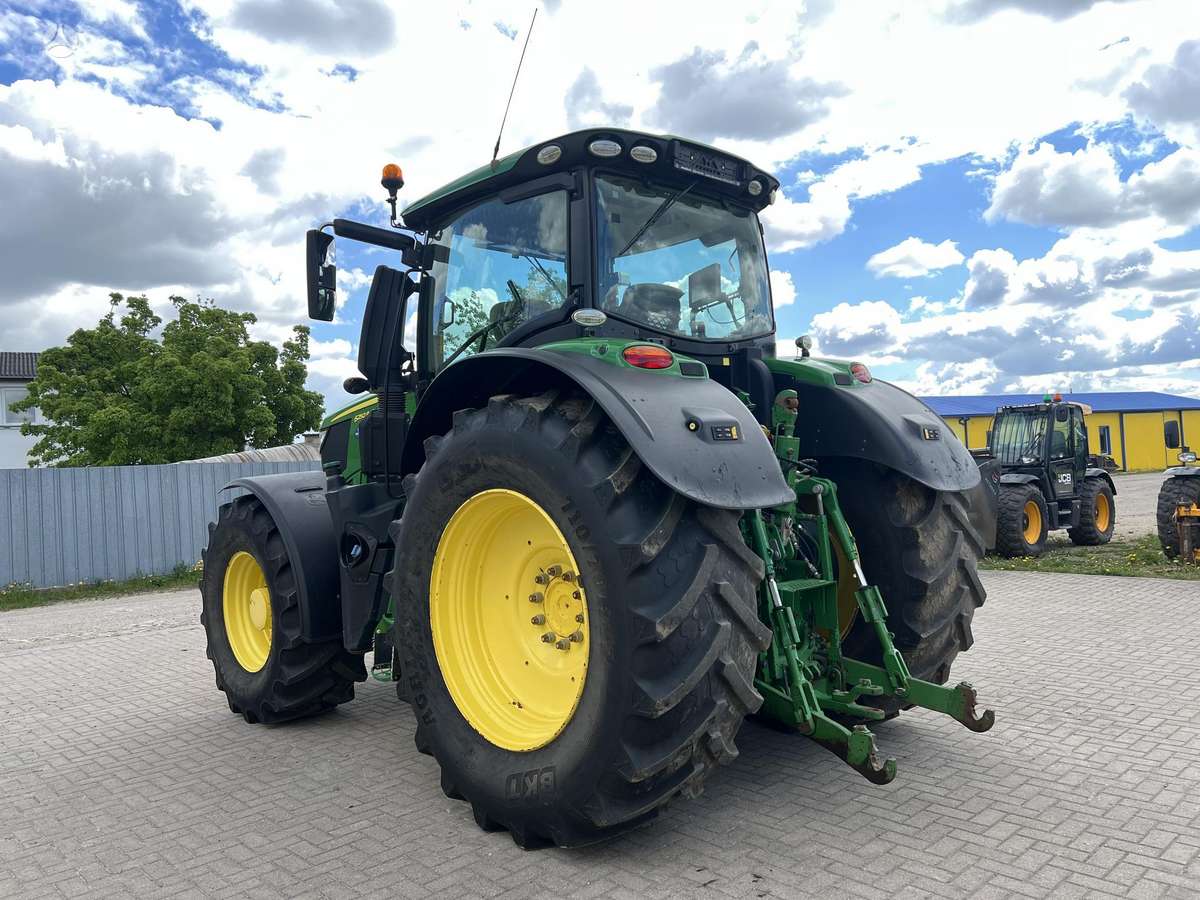 John Deere 6250R, tractors