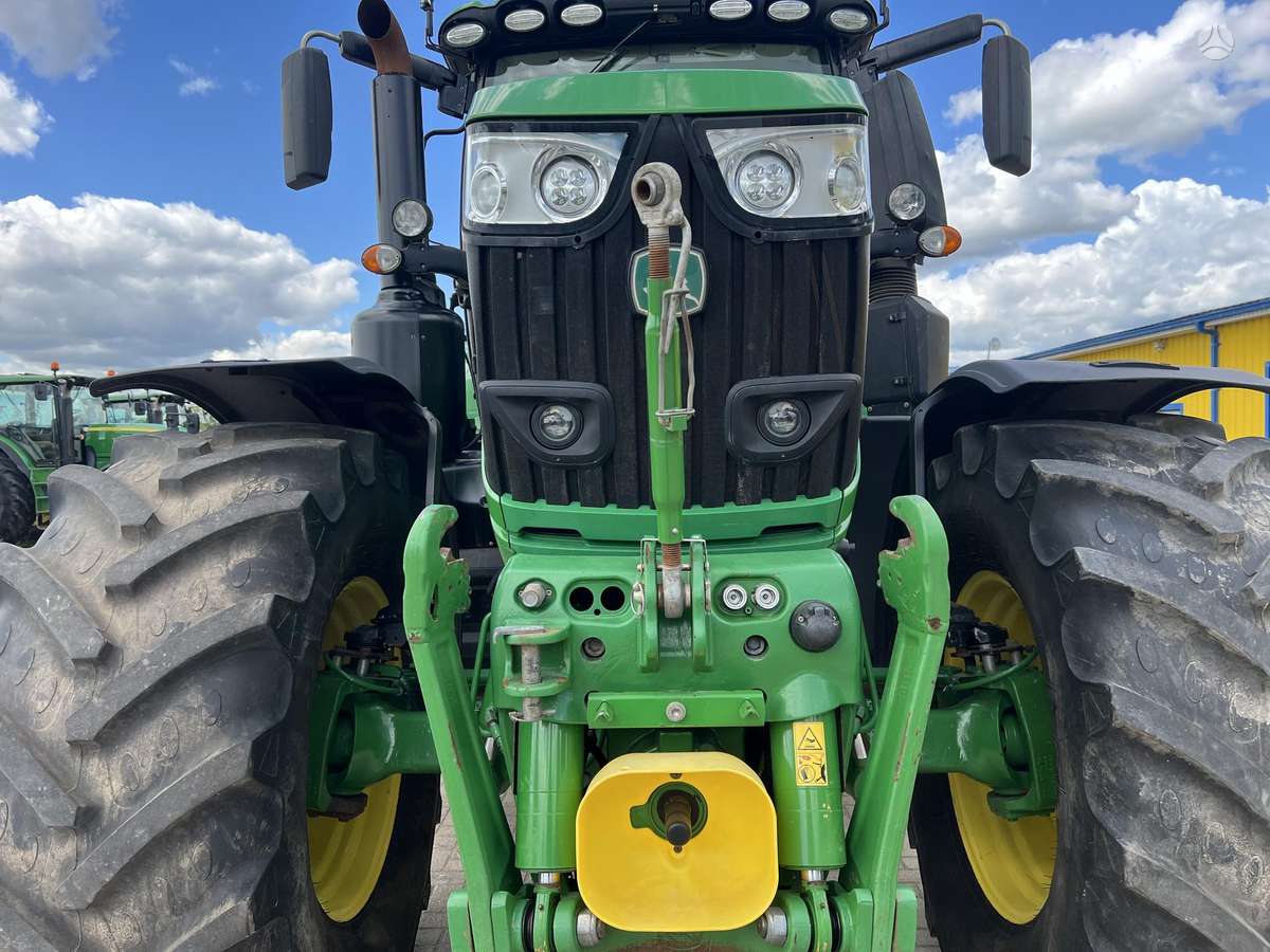 John Deere 6250R, тракторы