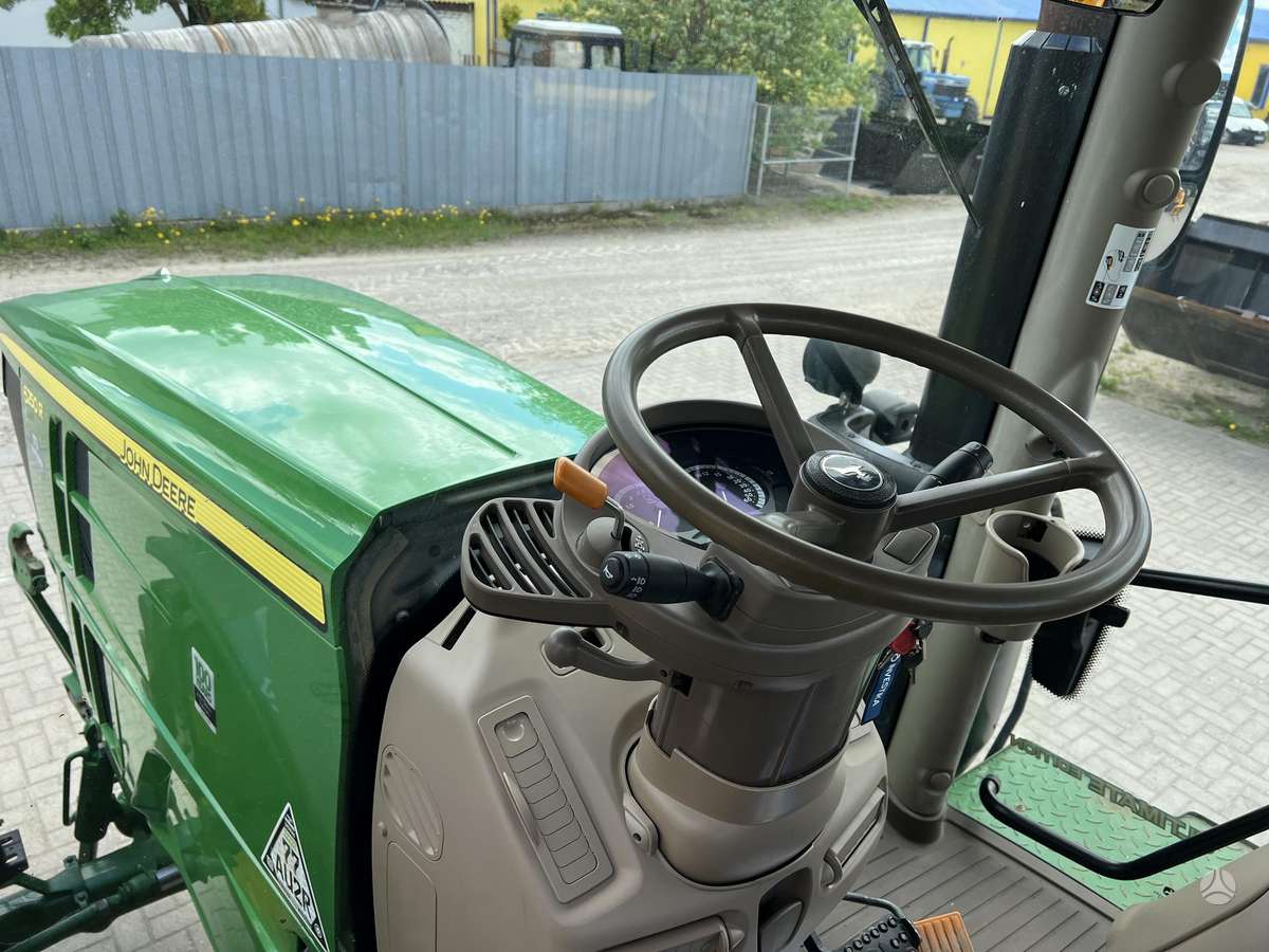 John Deere 6250R, tractors