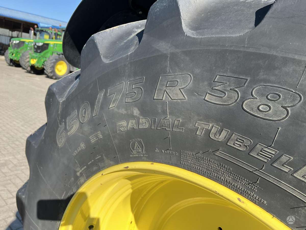 John Deere 6150R, tractors