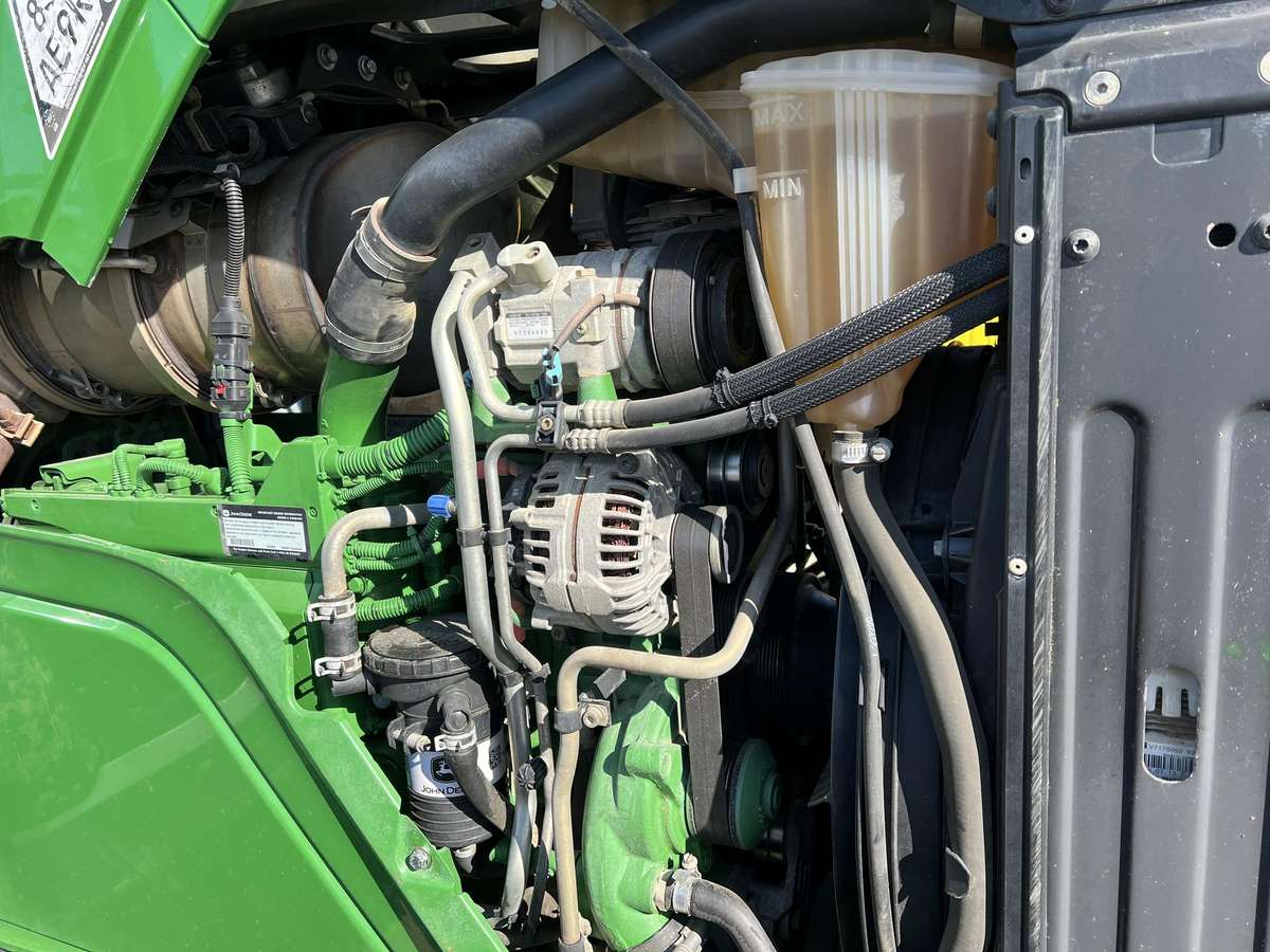 John Deere 6150R, тракторы