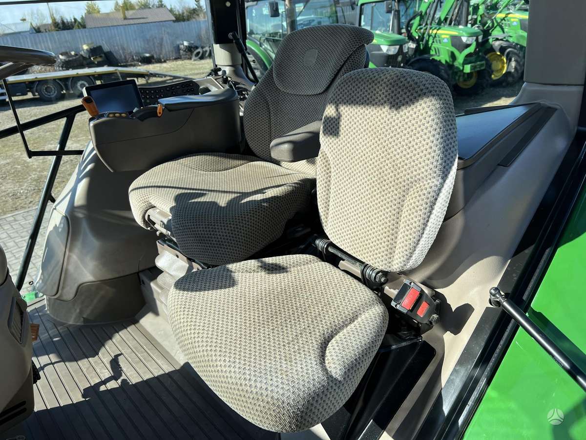 John Deere 6150R, tractors