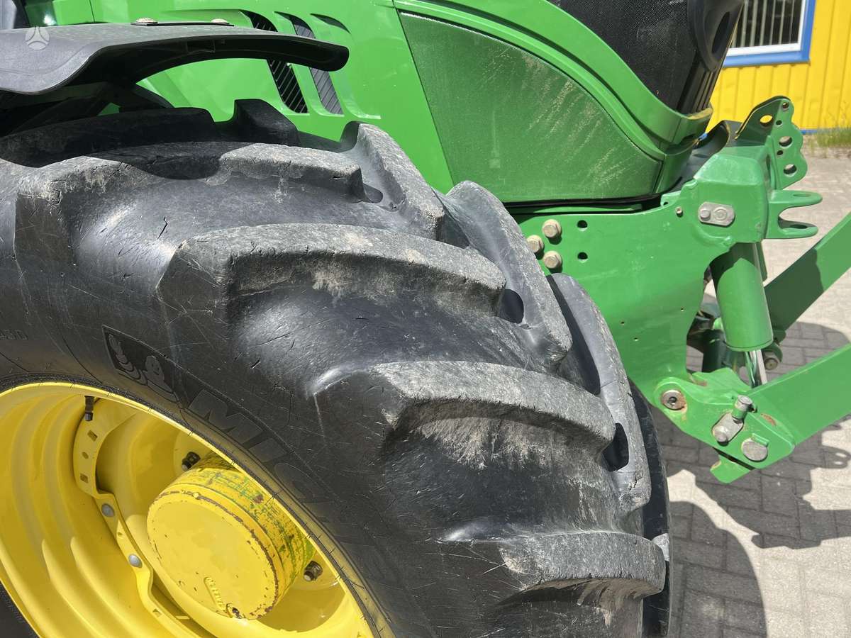 John Deere 6170R, tractors