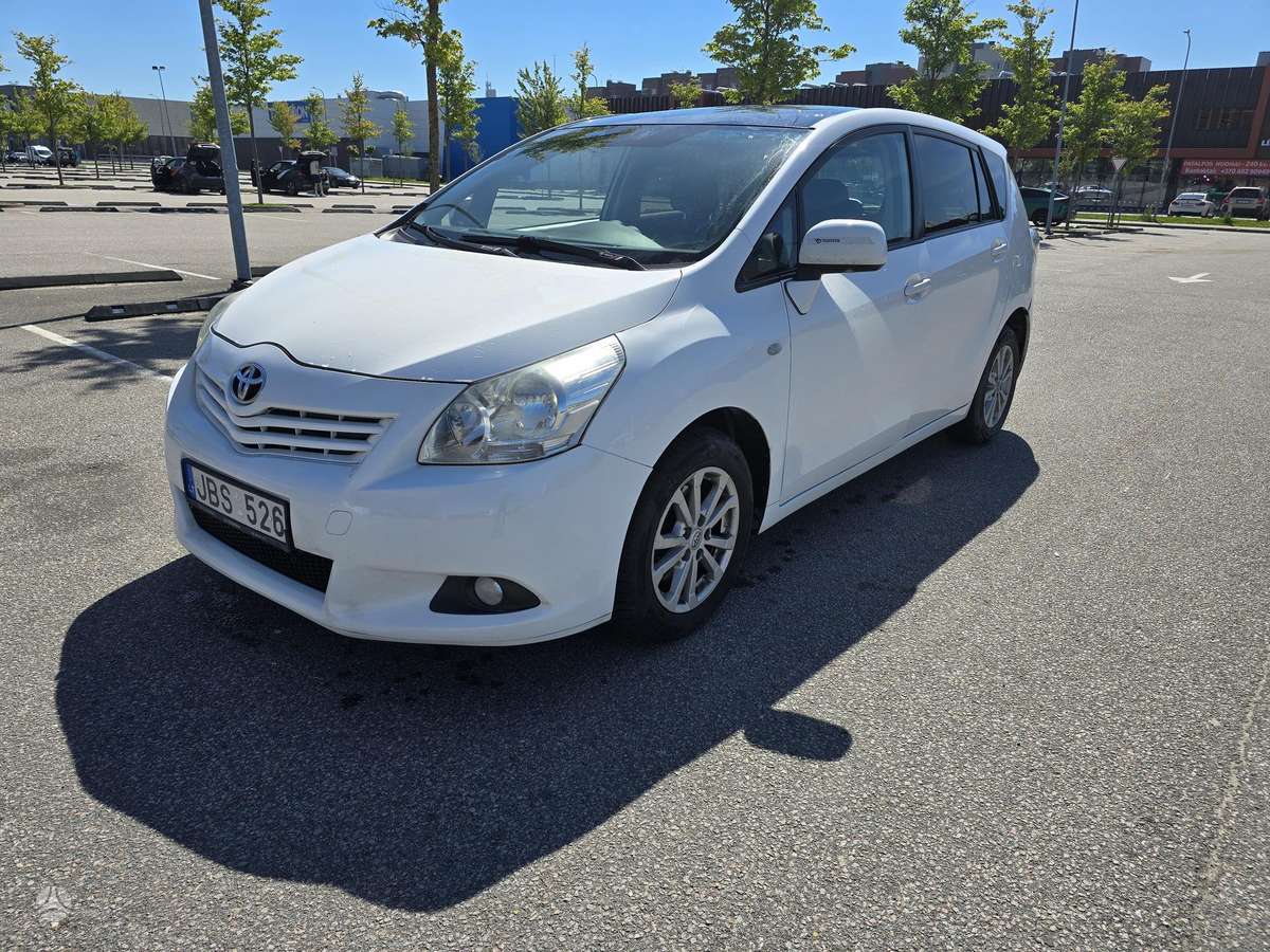 Toyota Verso - 1