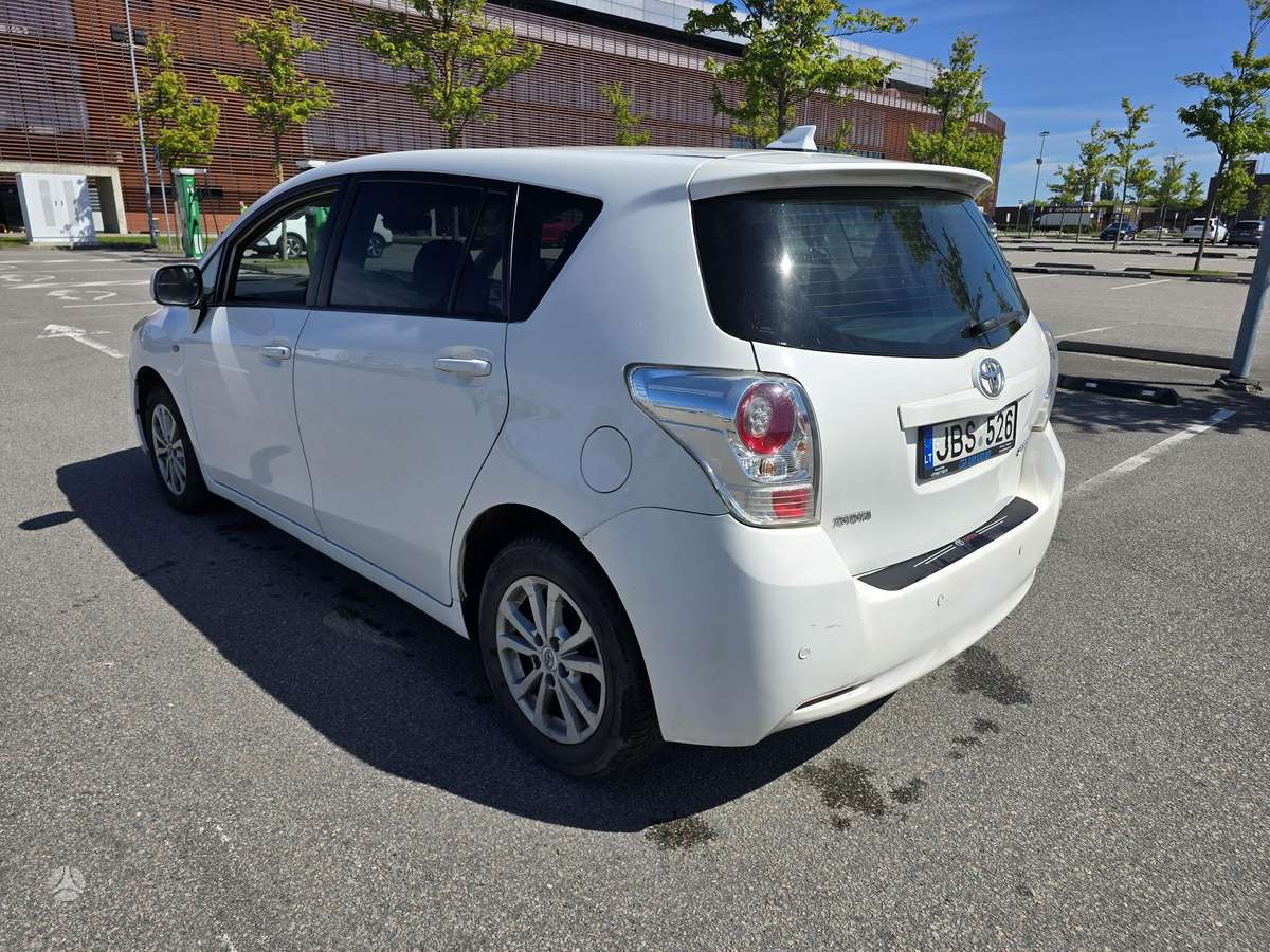 Toyota Verso - 4