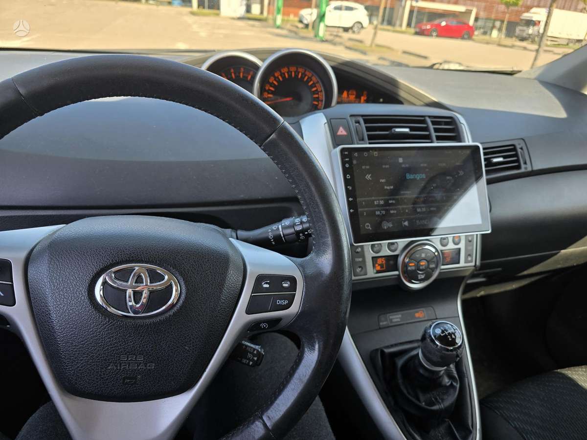 Toyota Verso - 8