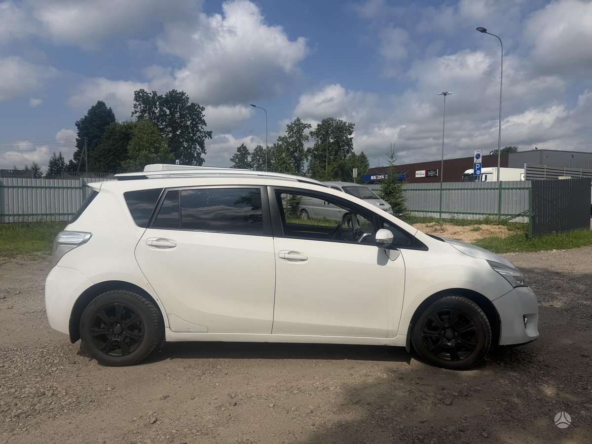 Toyota Verso - 4