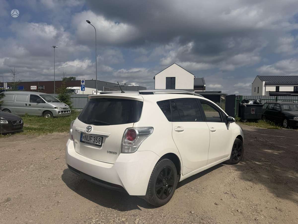 Toyota Verso - 5