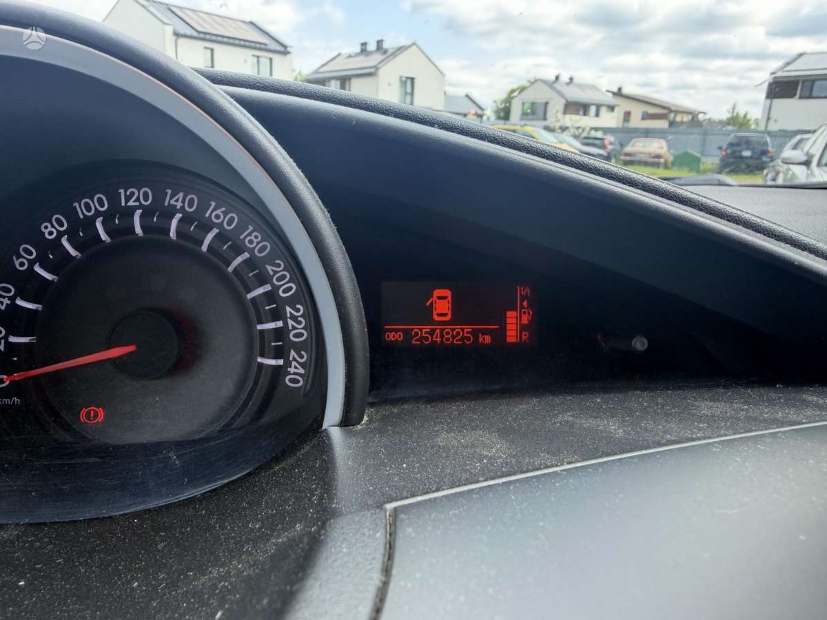 Toyota Verso, 2.0 l., Хэтчбек