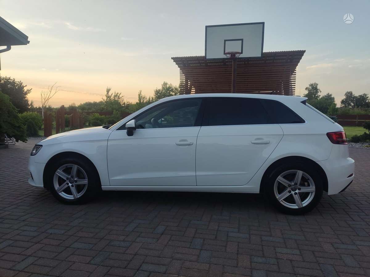Audi A3, 1.6 l., hatchback
