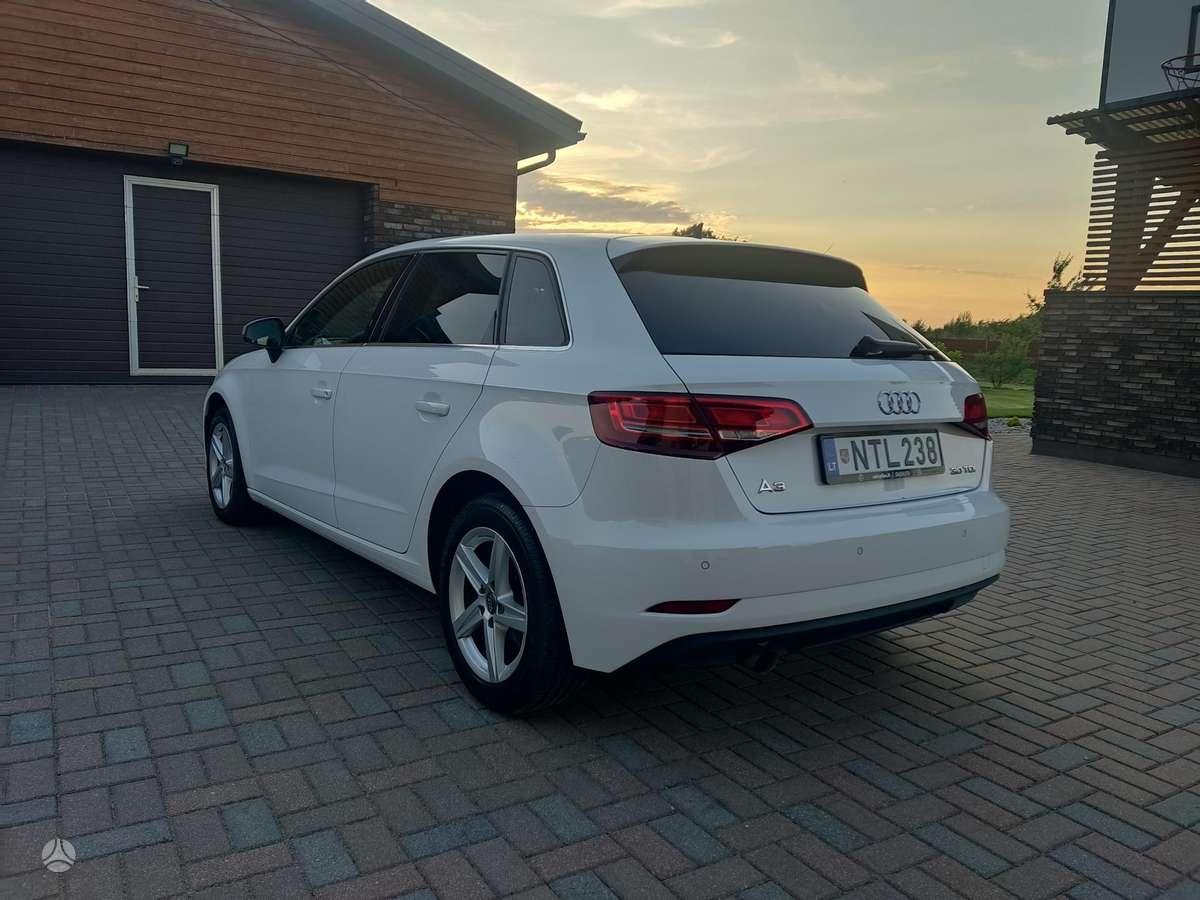Audi A3, 1.6 l., hatchback