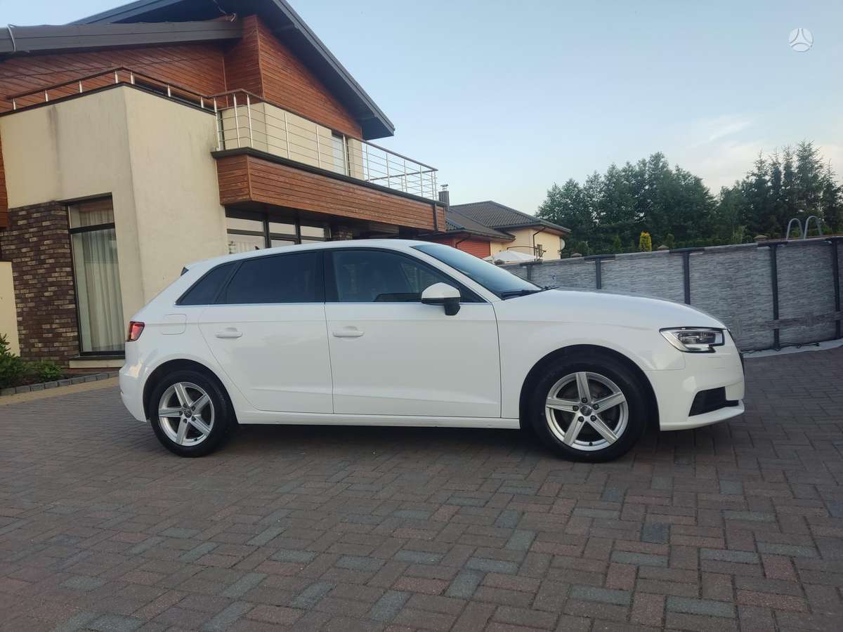 Audi A3, 1.6 l., hatchback