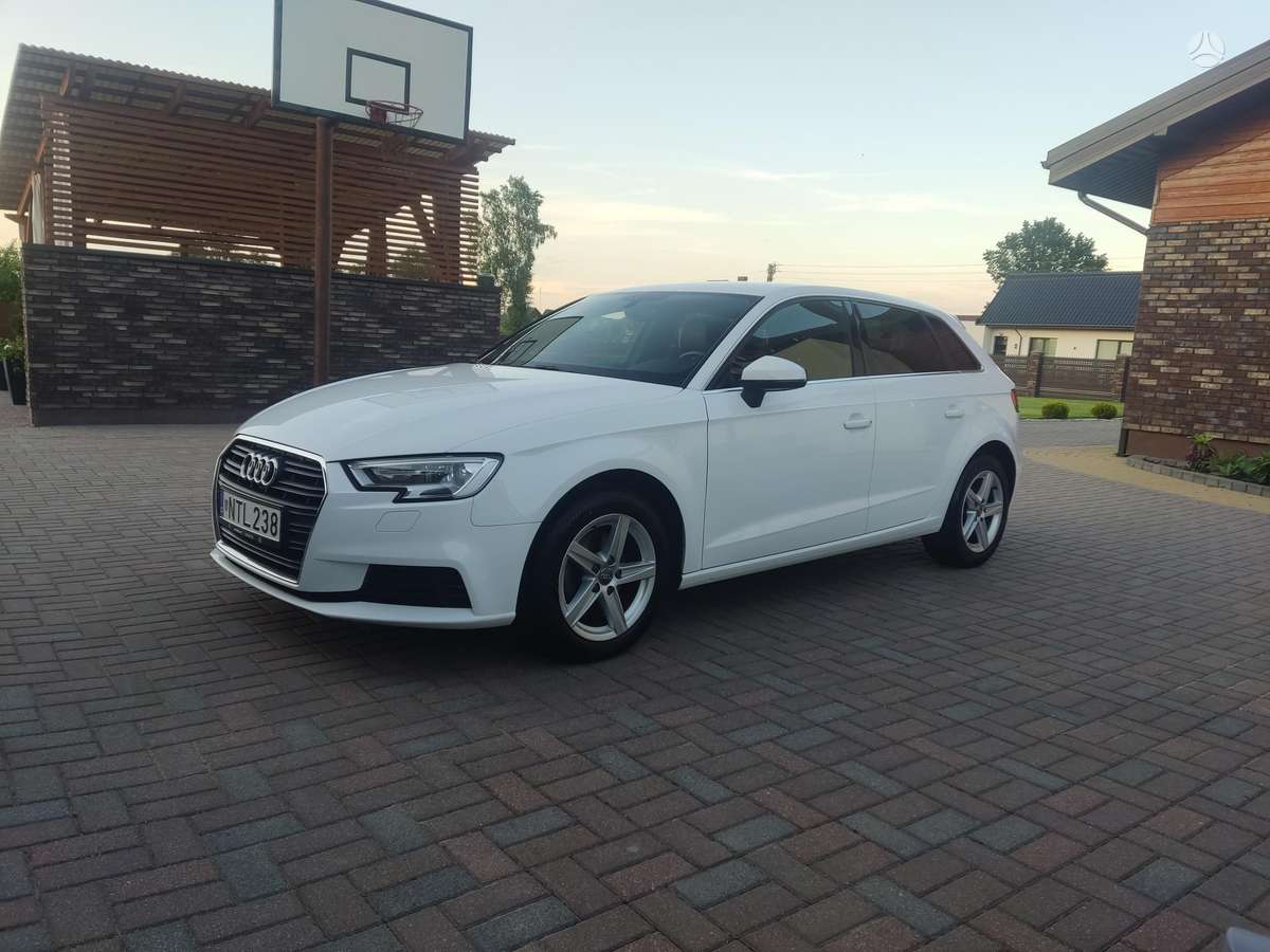 Audi A3, 1.6 l., hatchback